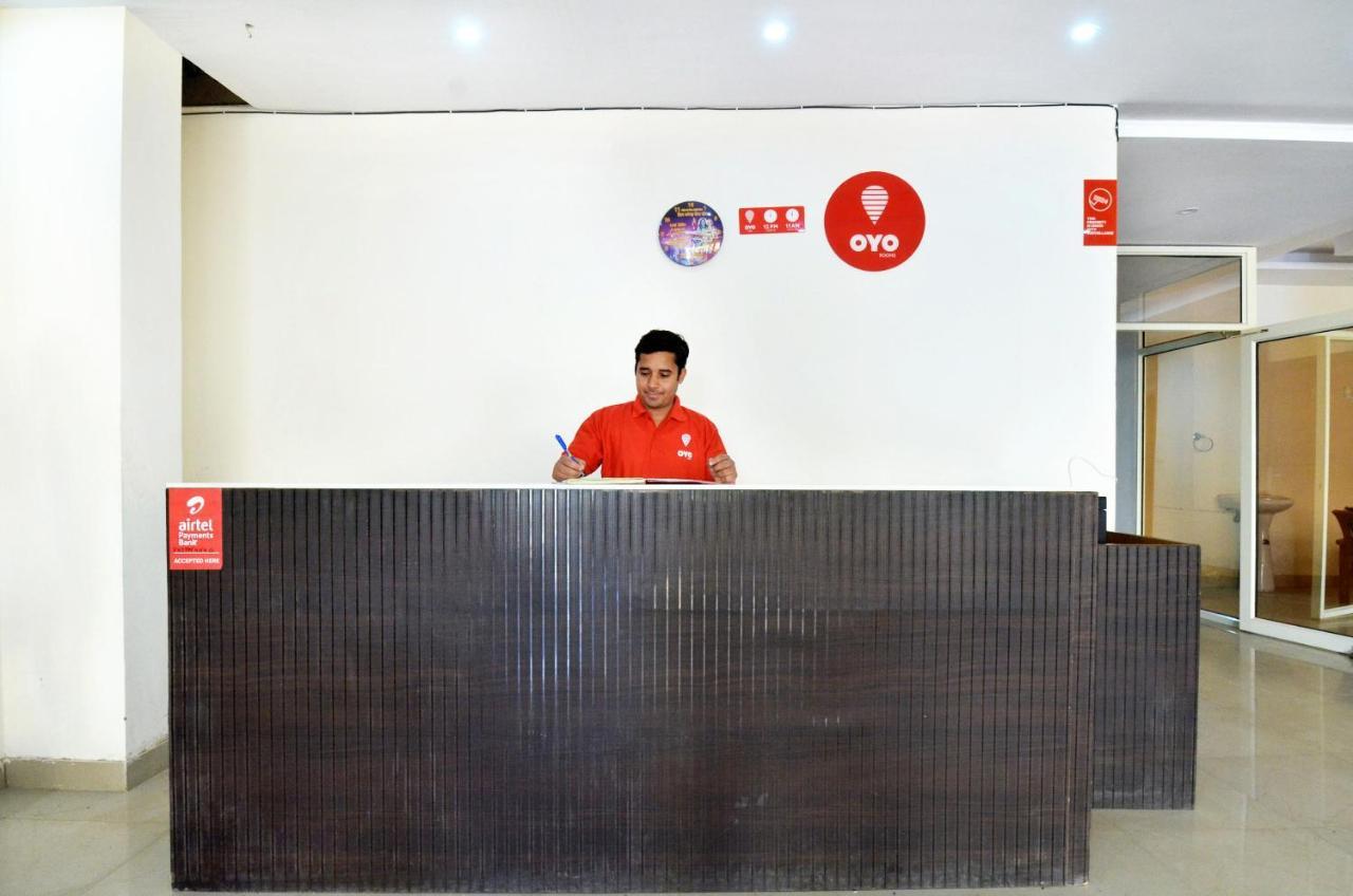 Oyo Platinum Inn Nayagaon Esterno foto