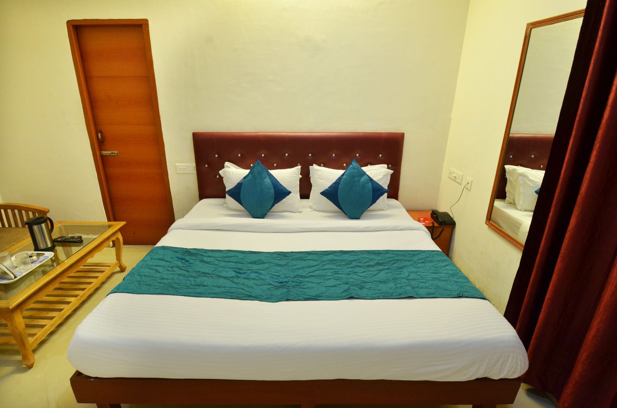 Oyo Platinum Inn Nayagaon Esterno foto